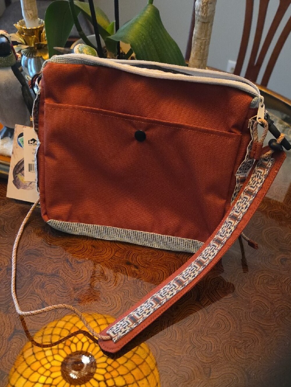 Kavu Seashore Cool AQUA Crossbody Bag in Rust and Cream - Picture 3 of 4
